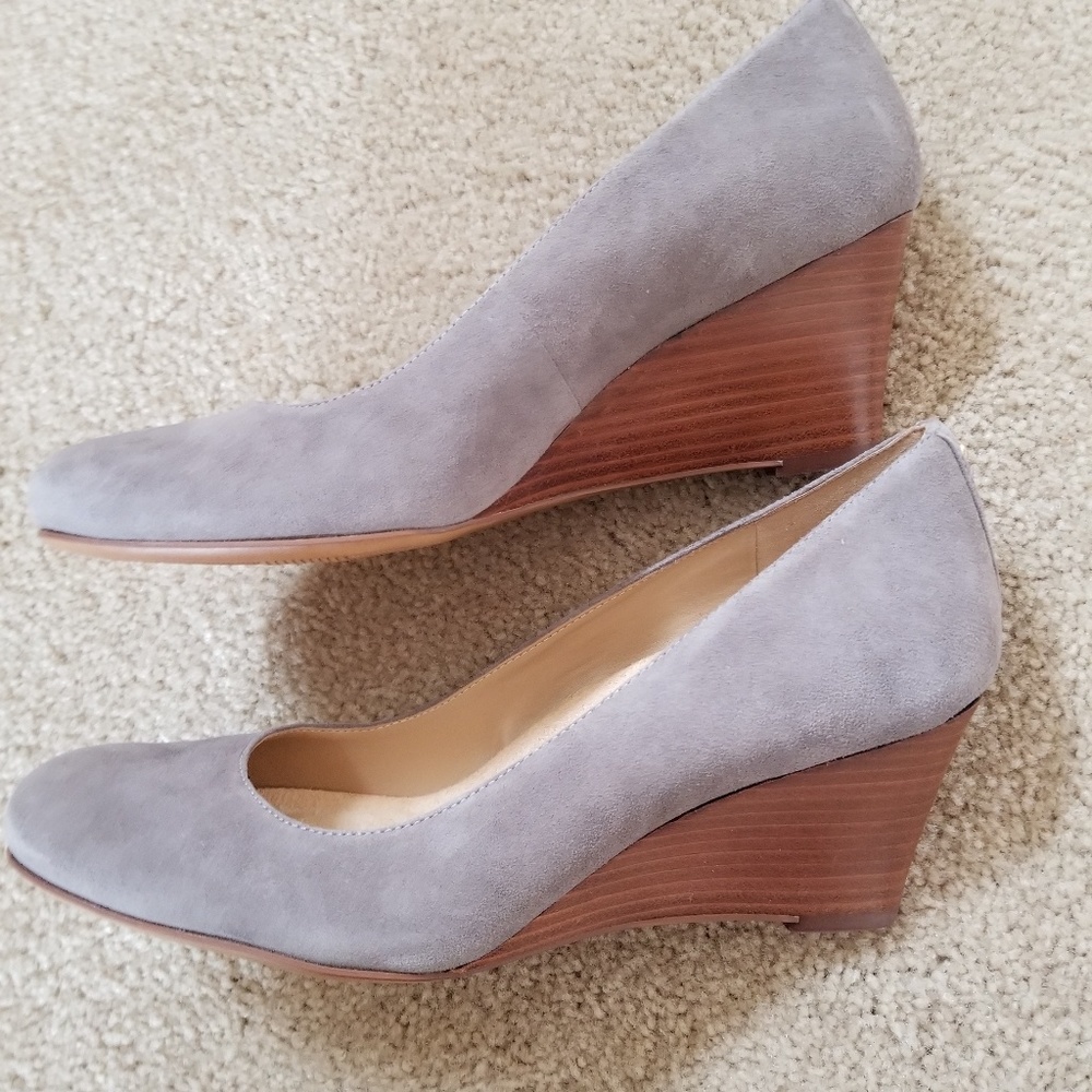 NWT Classic Gray Suede Wedge Pumps - Women's • Size 8